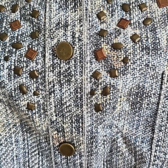 Chicos embellished lightweight snap front top size 3 - Picture 5 of 12